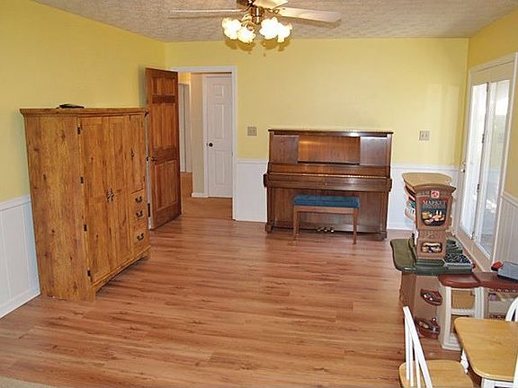 Super-sized Family Room.