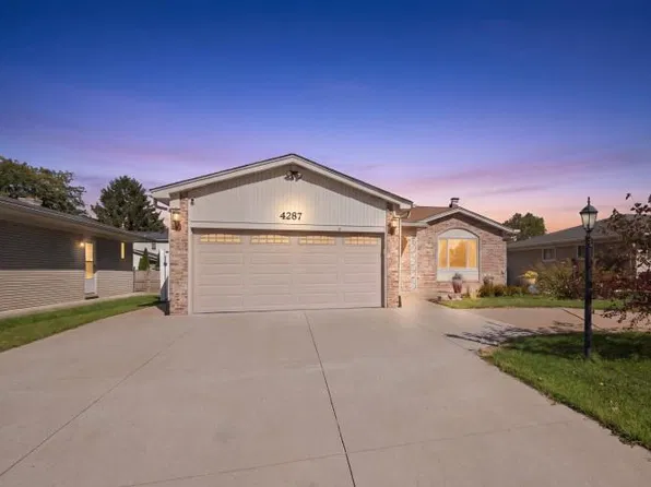 4287 Fox Hill Dr, Sterling Heights, MI 48310