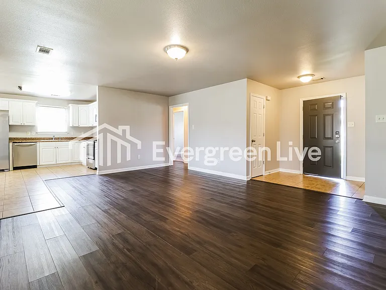 13913 Magnolia Glen Dr — Photo 4