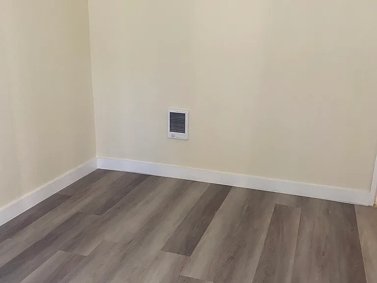 Mandarin Dr — Photo 61