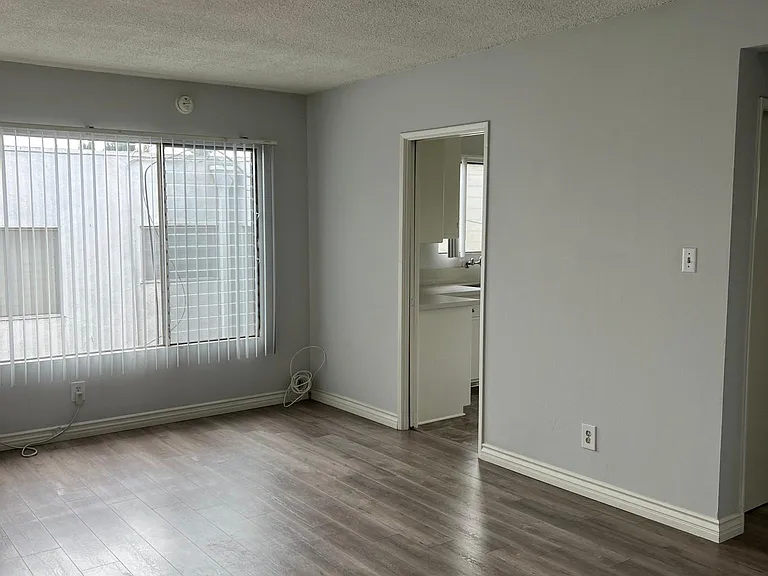 1035 N Edinburgh Ave #11B — Photo 8