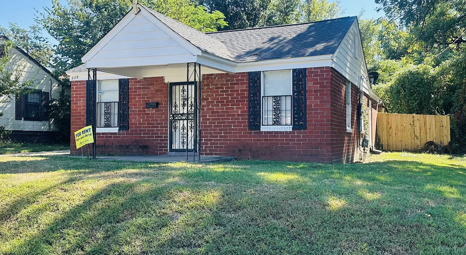 3 bed, 1.0 bath, 1000 sqft, $1,150 — Photo 2