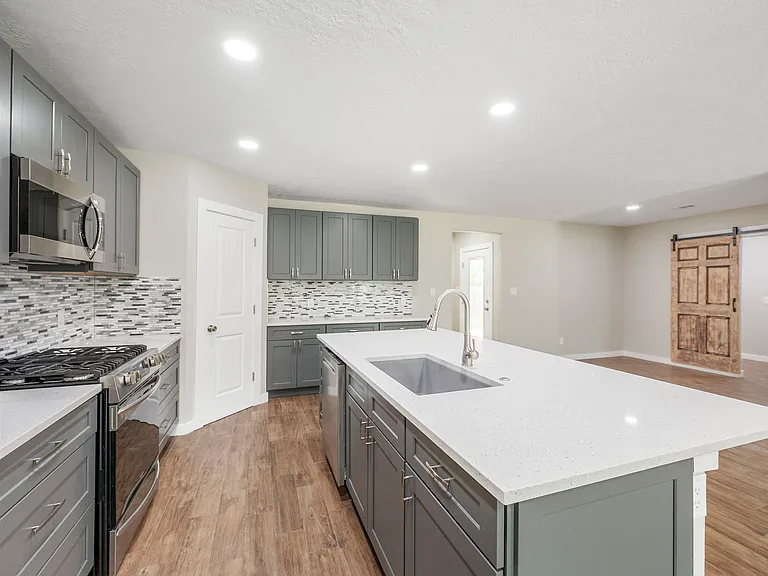 304 Dunn St — Photo 7