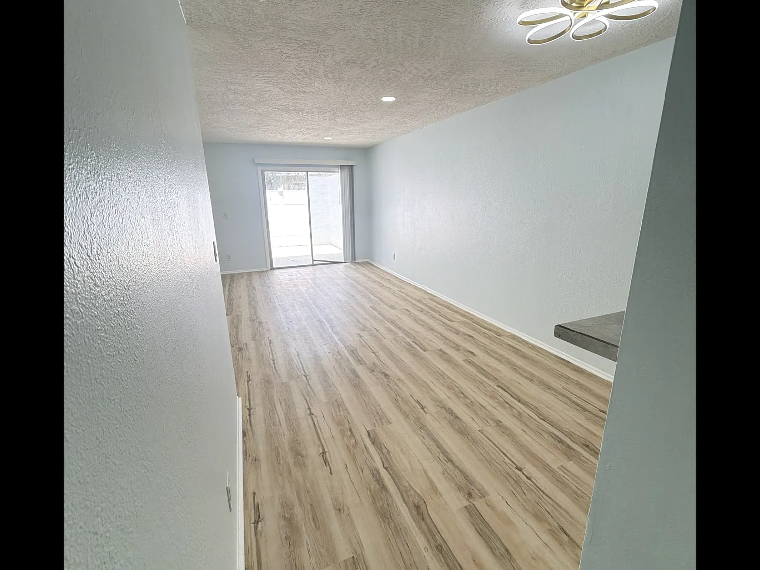 2 bed, 1.5 bath, 1000 sqft, $1,500 — Photo 4