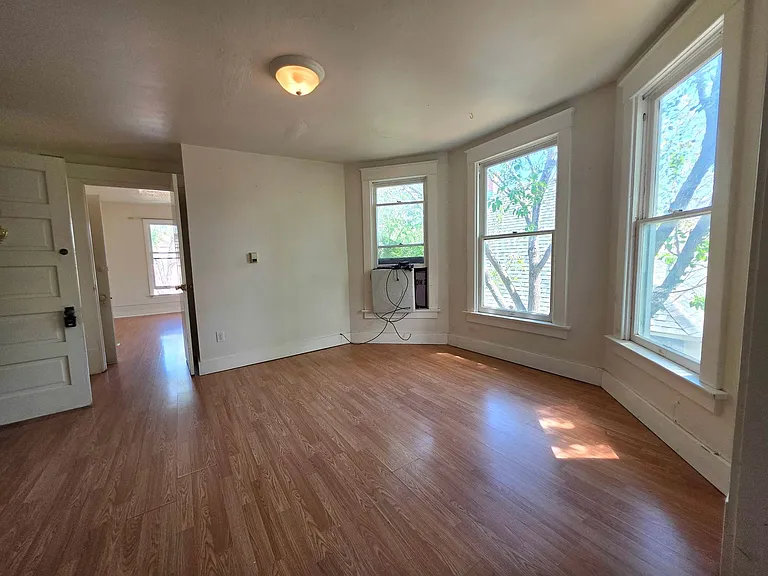 616 W 11th St #3 — Photo 10