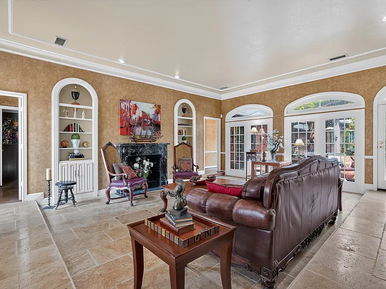 2335 Highlands Creek Rd — Photo 6