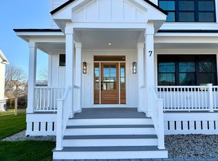 7 Christensen Ln, Kennebunk, ME 04043