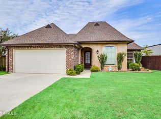 102 Bayou Parc Dr, Youngsville, LA 70592