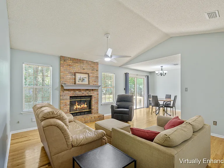 1835 Folkstone Rd — Photo 5