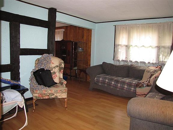 3rd image of 214 High St N