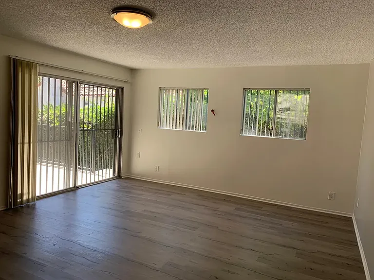 827 Glendale Blvd — Photo 13