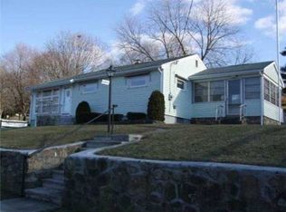 6 Oak Hill Ave, North Smithfield, RI 02896