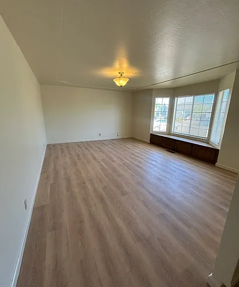 1551 Ghione Dr — Photo 3