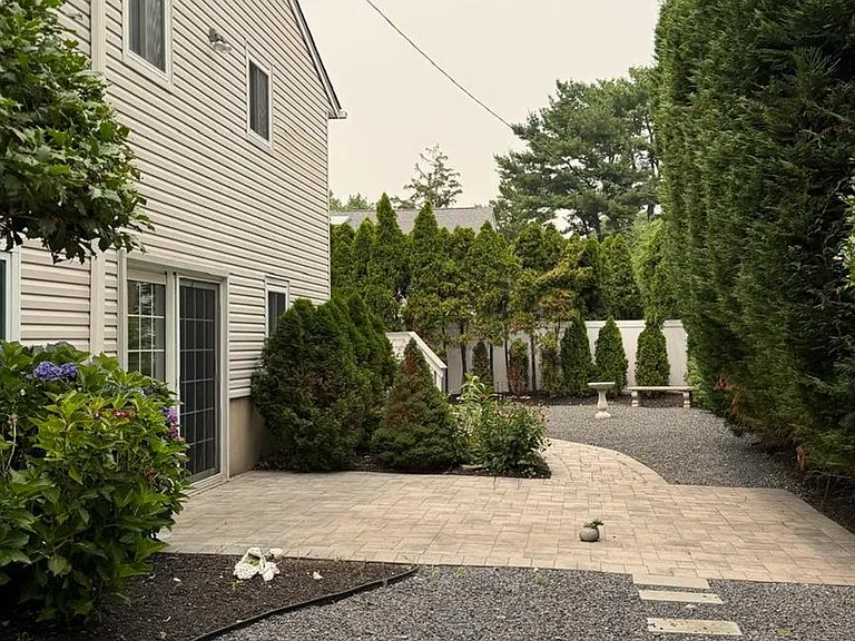 16 Brookside Dr — Photo 4