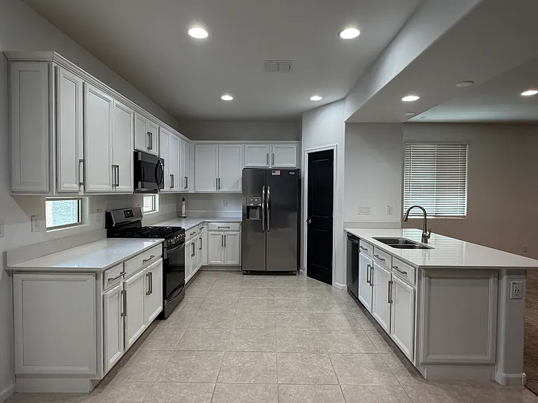 12431 W State Ave — Photo 2