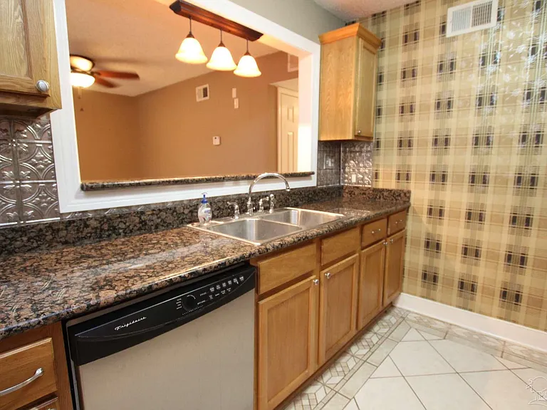 600 Scenic Hwy #101 — Photo 8