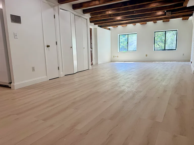 170 Commercial St #4 — Photo 1