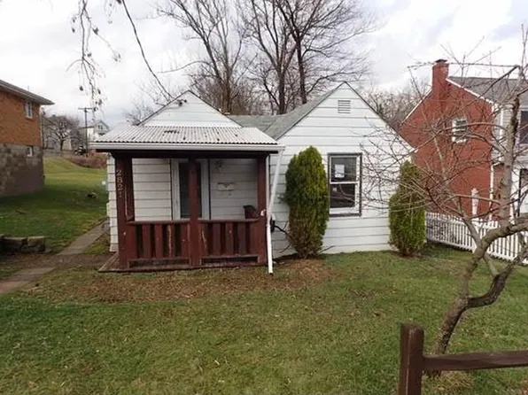 2821 Cedar St, Bethel Park, PA 15102