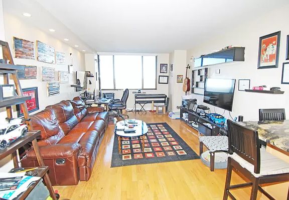 2nd image of 27010 Grand Central Pkwy APT 10F