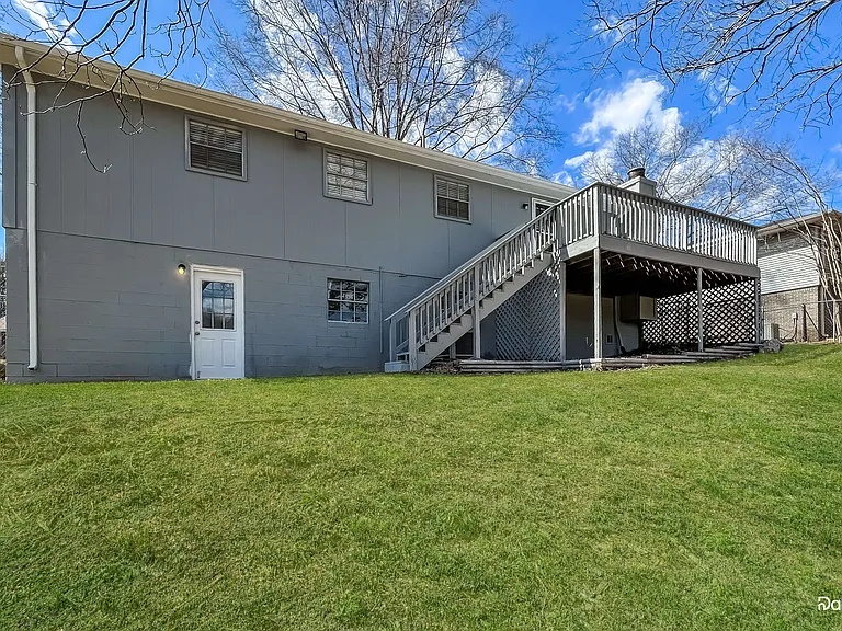 2539 Daly Dr — Photo 14