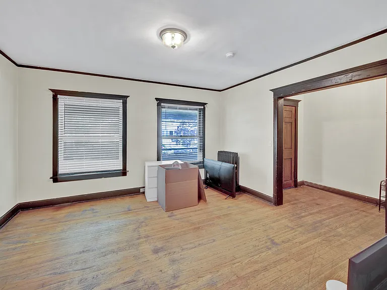826 Hamlin St — Photo 11