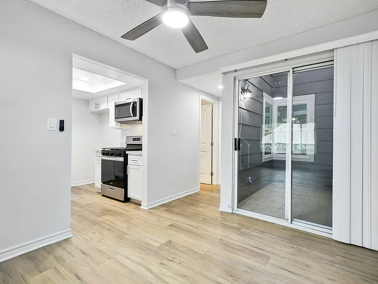 Olive Street Apartments — Photo 18
