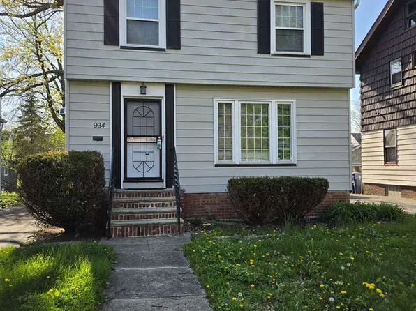 994 Yellowstone Rd, Cleveland Heights, OH 44121