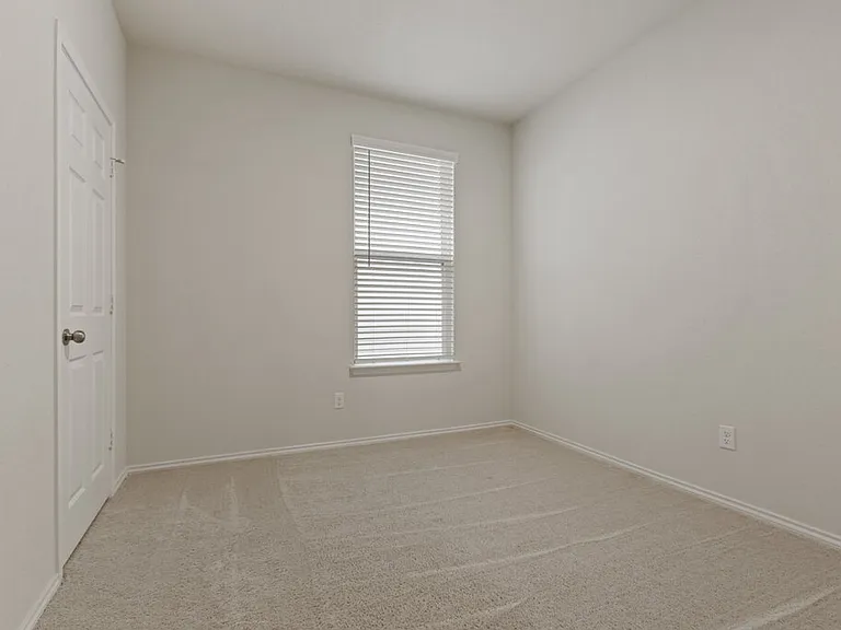 440 Lynwood Gold — Photo 20
