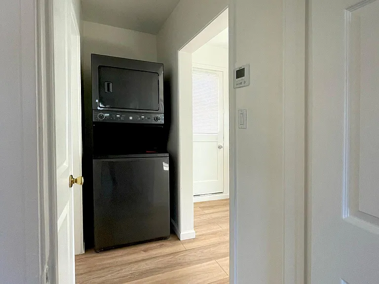 6946 Gentry Ave — Photo 10