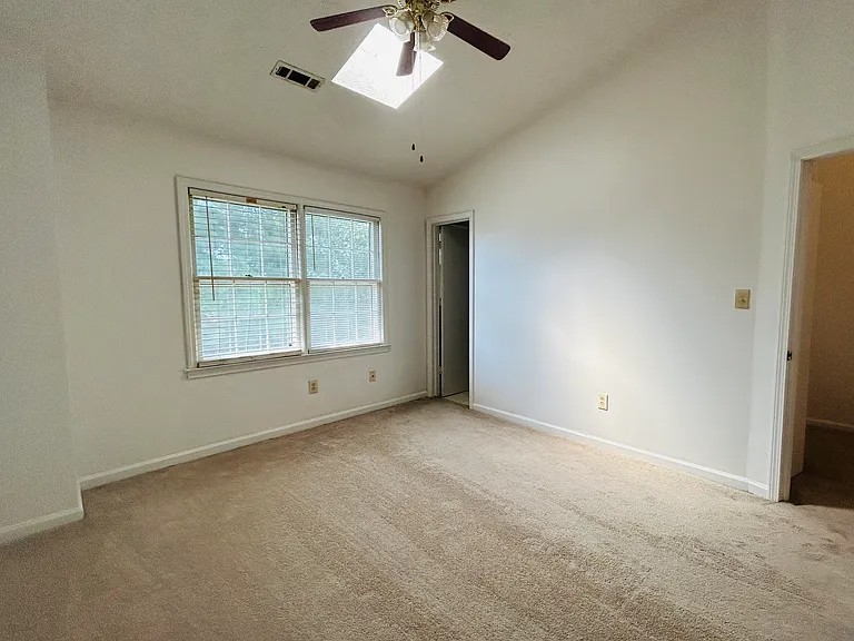 1710 Hunting Creek Dr SE — Photo 8