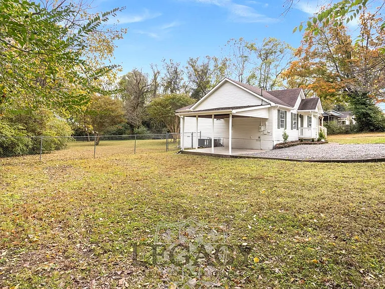100 Sadler Ct — Photo 16