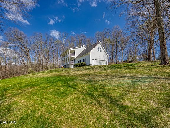 4th image of 910 Ridge Circle Rd