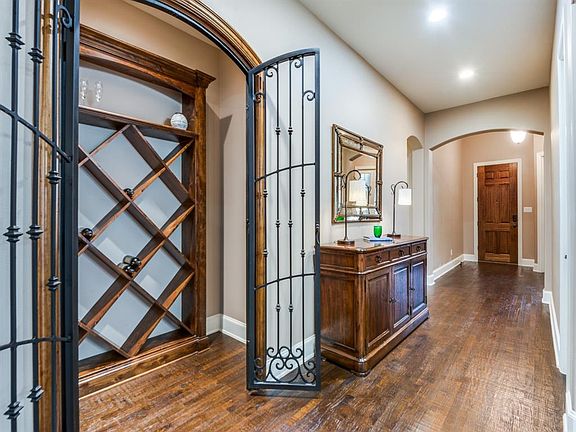 4th image of 3217 Balmerino Ln