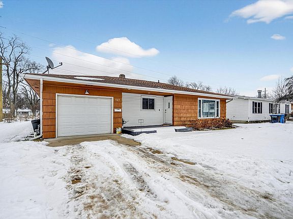 3rd image of 527 Riverside Dr