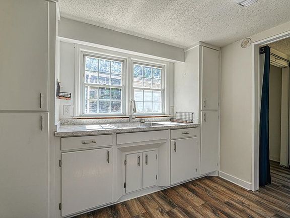 5th image of 311 Spruce St