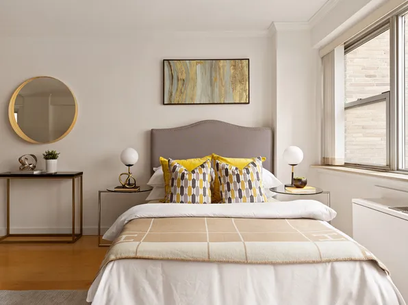 330 East 49th Street 9C image 3 of 12