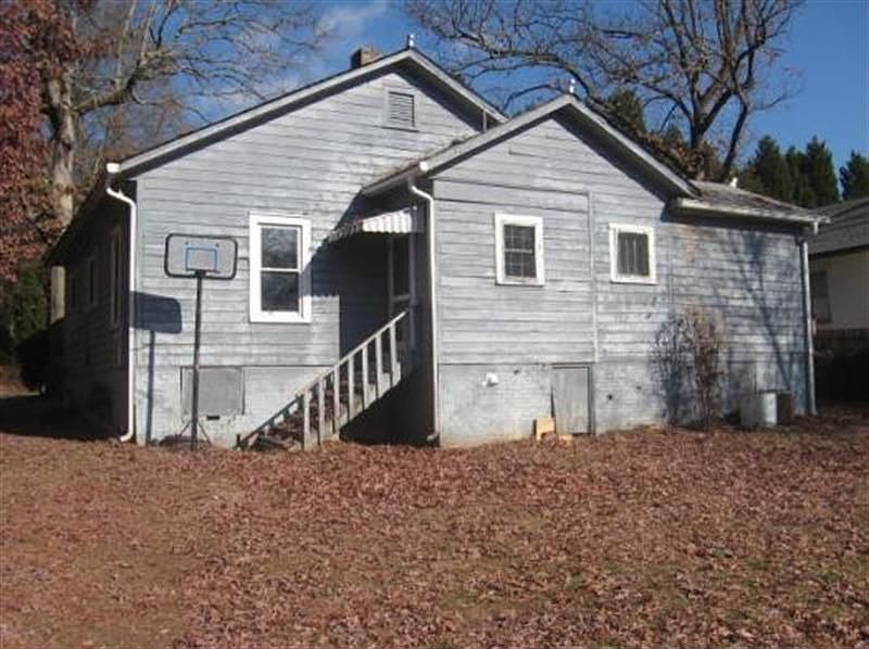 2nd image of 717 Blanton St