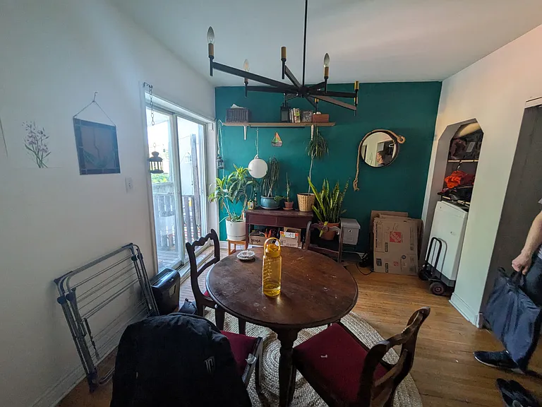 583 Dovercourt Rd #2 — Photo 5