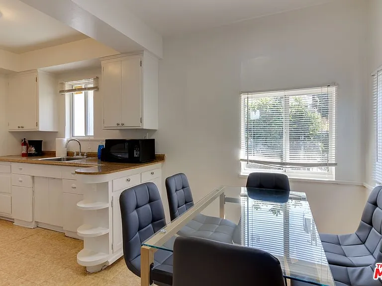 140 S Madison Ave — Photo 8