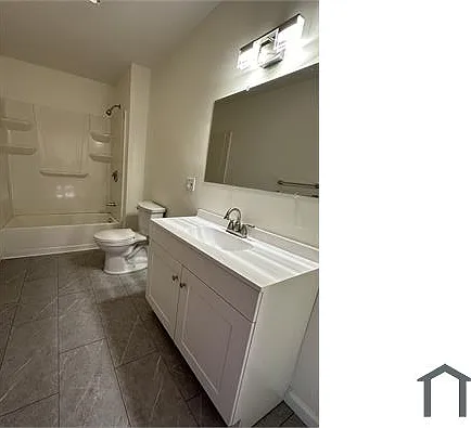 4 bed, 1429 sqft, $2,400 — Photo 4