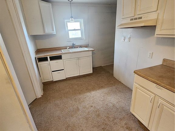 4th image of 513 Rothrock Ave