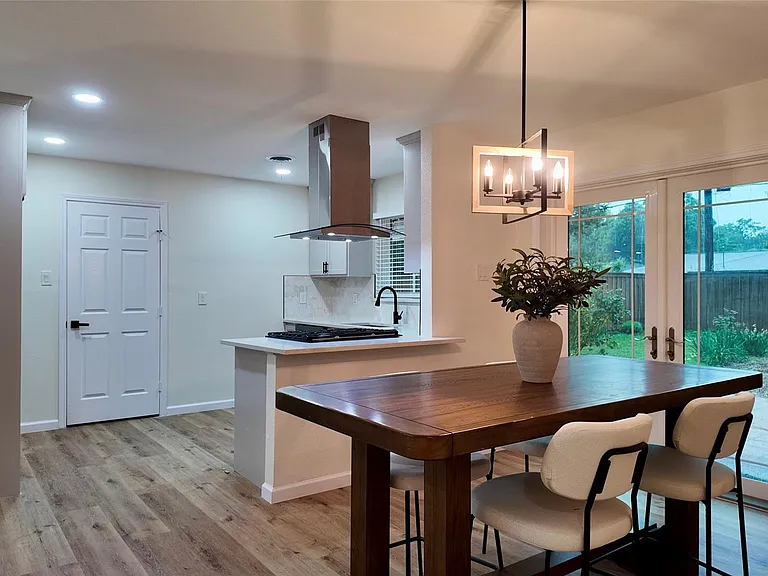 11343 Lippitt Ave — Photo 4