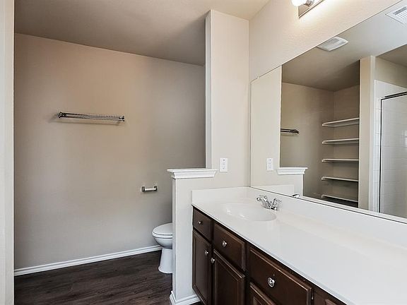 4th image of 1300 Cedar Hollow Dr