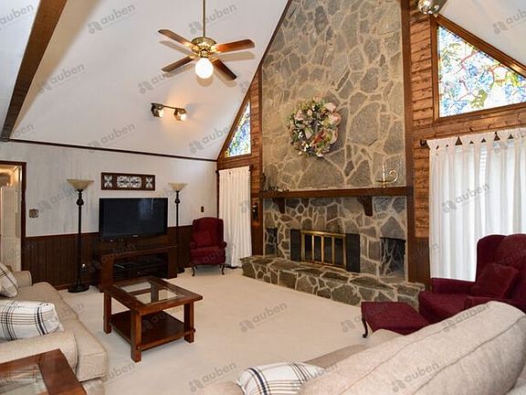 4th image of 1025 Brookwood Dr