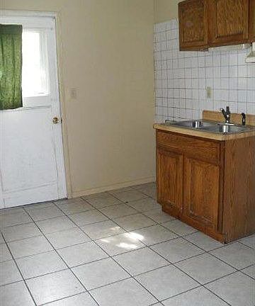 2nd image of 1239 SE Pinecrest Dr
