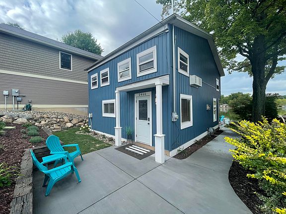 3rd image of 2466 Lakeside Dr