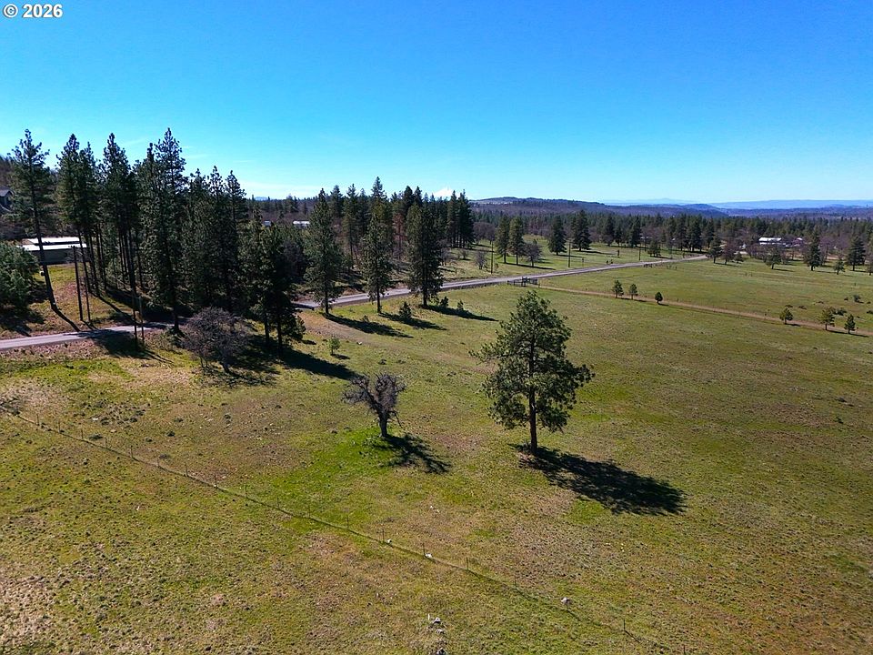 1st image of 471 Woodland Rd
