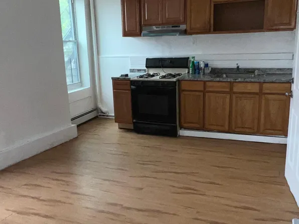 225 W Broadway #2, Paterson, NJ 07522