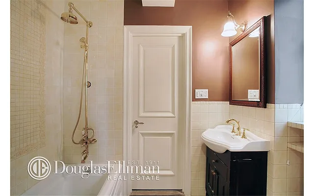 Rented by Douglas Elliman | media 15