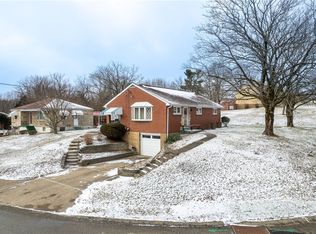 1501 Middlecrest Dr, Glenshaw, PA 15116